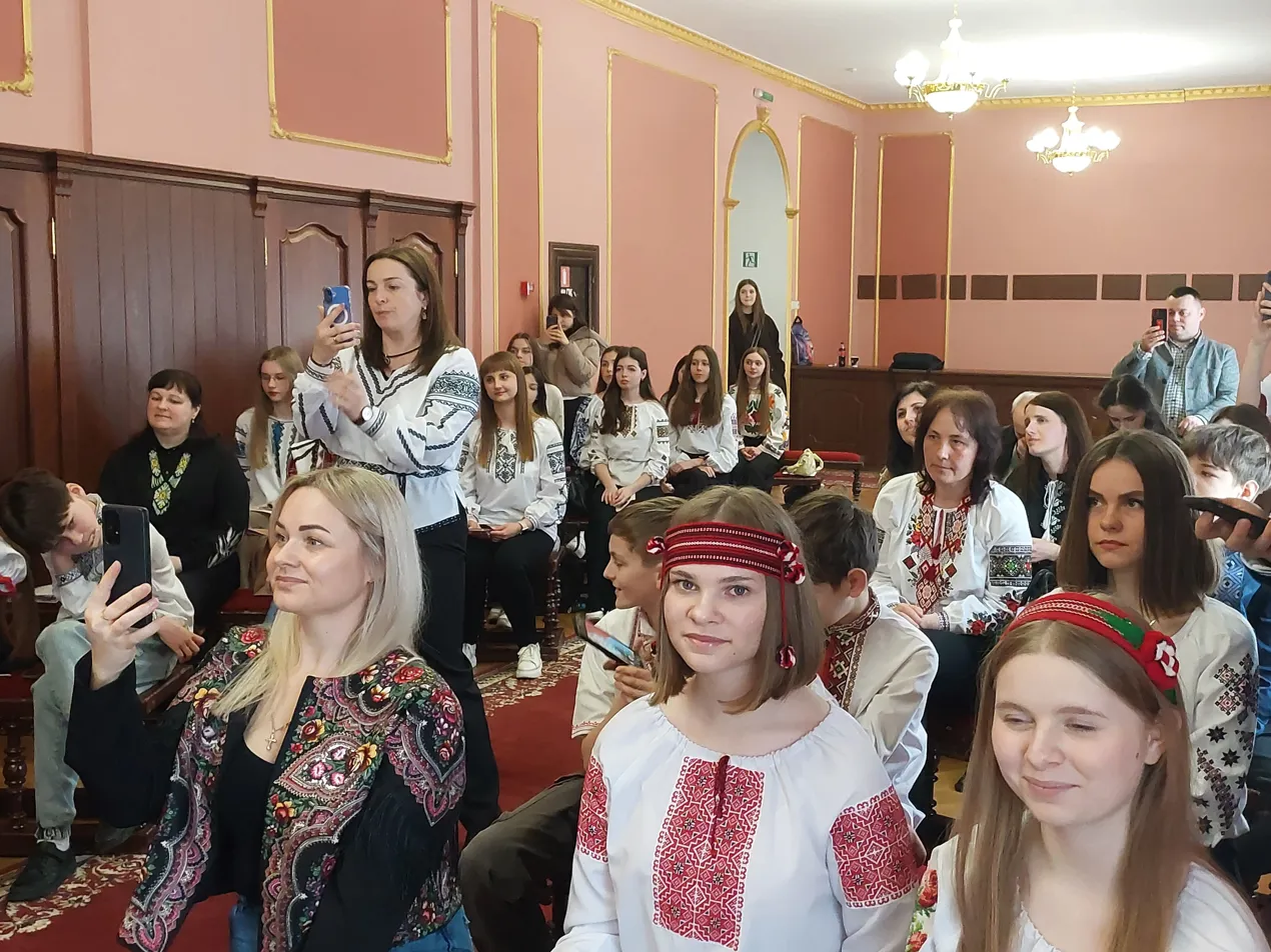 Учасники заходу в мюзик-холі Чернівецької обласної філармонії імені Дмитра Гнатюка